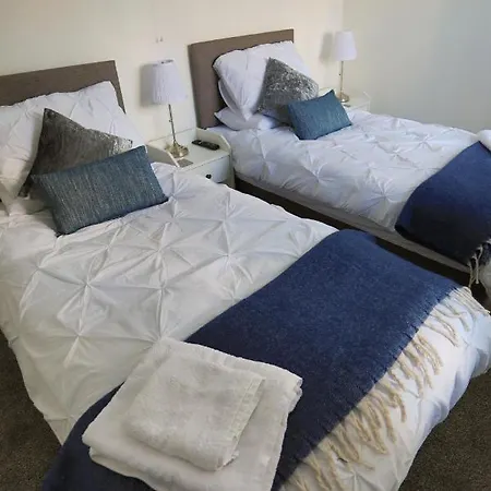 Coastal With Hot Tub And Garden Sleeps 8 Skelton (North Yorkshire)