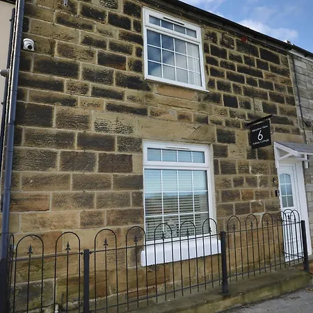Coastal With Hot Tub And Garden Sleeps 8 Skelton (North Yorkshire)