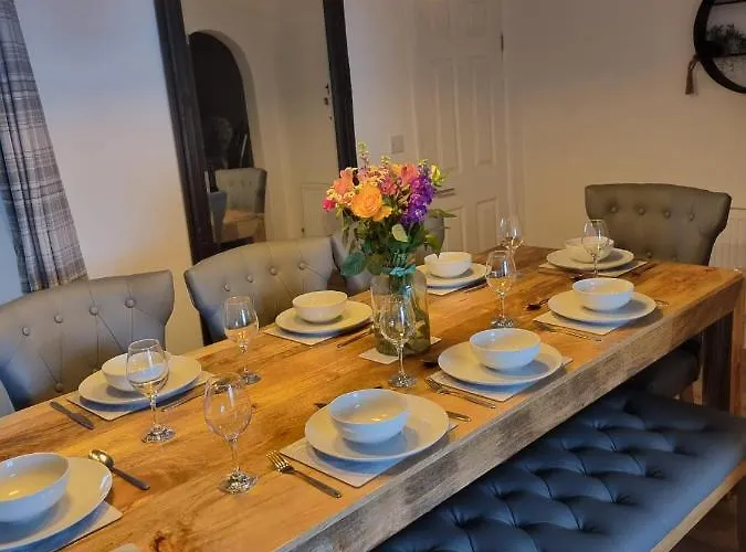 Coastal Cottage, Private Hot Tub & Sauna Sleeps 2-8 With Views * Skelton (North Yorkshire)