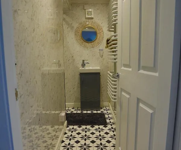 Coastal Cottage, Private Hot Tub & Sauna Sleeps 2-8 With Views Skelton (North Yorkshire)