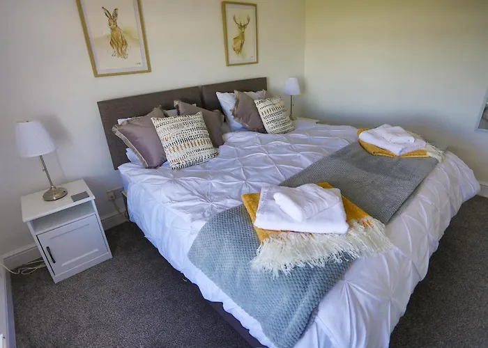 Coastal Cottage, Private Hot Tub & Sauna Sleeps 2-8 With Views Skelton (North Yorkshire)