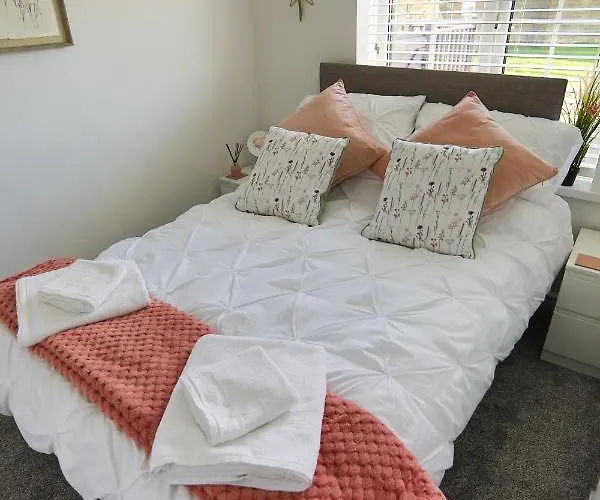 Hébergement de vacances Coastal Cottage, Private Hot Tub & Sauna Sleeps 2-8 With Views Skelton (North Yorkshire)