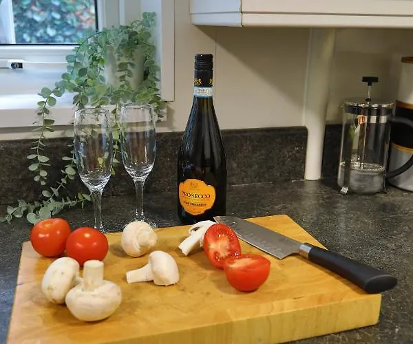 Hébergement de vacances Coastal Cottage, Private Hot Tub & Sauna Sleeps 2-8 With Views Skelton (North Yorkshire)